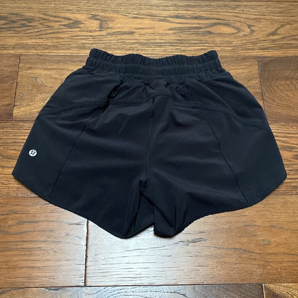 Lululemon Track That Mid-Rise Lined Short 5”, black, size 4 - Picture 9 of 12